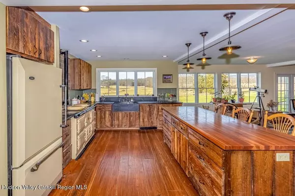 Gardiner, NY 12525,1294 Albany Post RD