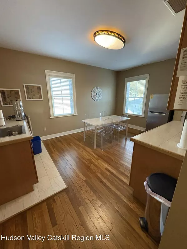 Kingston, NY 12401,224 Fair ST #8