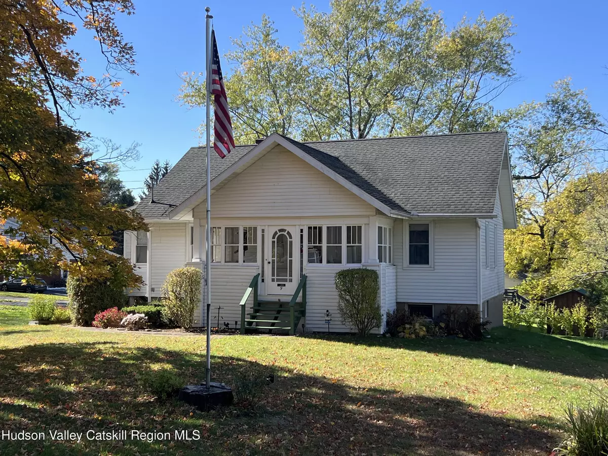 Castleton, NY 12033,9 Boltwood AVE