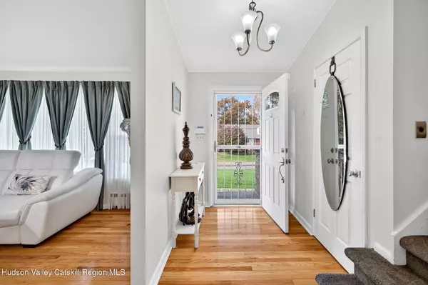 Hurley, NY 12443,179 Hilltop DR