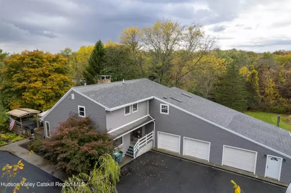 West Coxsackie, NY 12192,75 Wyche RD