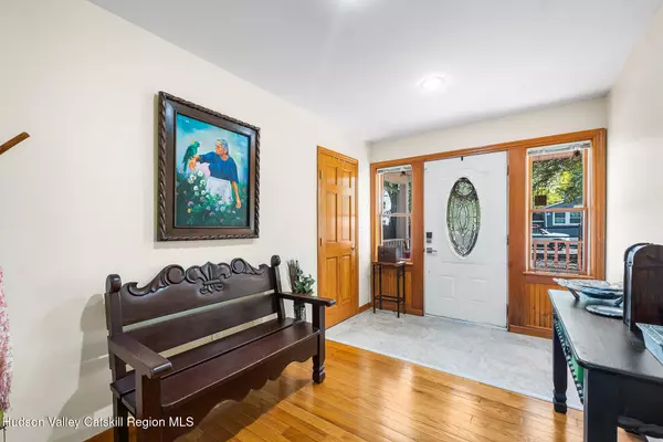 New Windsor, NY 12553,8 Oak DR