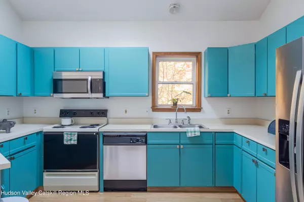 Athens, NY 12015,12 Glow CT