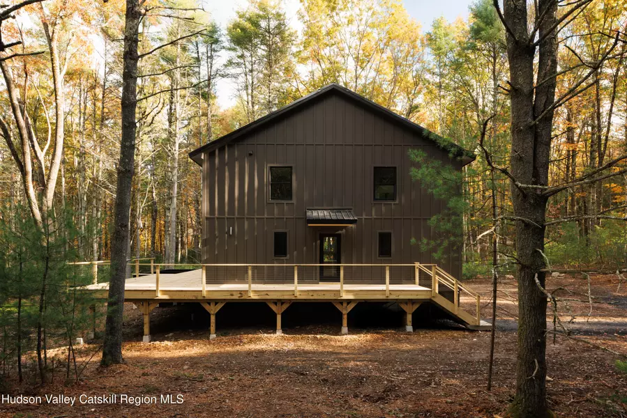 210 Dutchtown RD, Saugerties, NY 12477