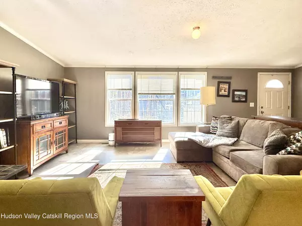 Haines Falls, NY 12436,325 Route 25