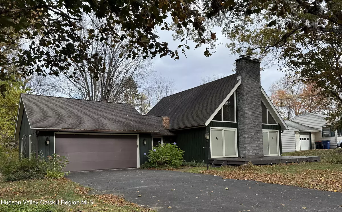 Rhinebeck, NY 12572,21 Cramer RD