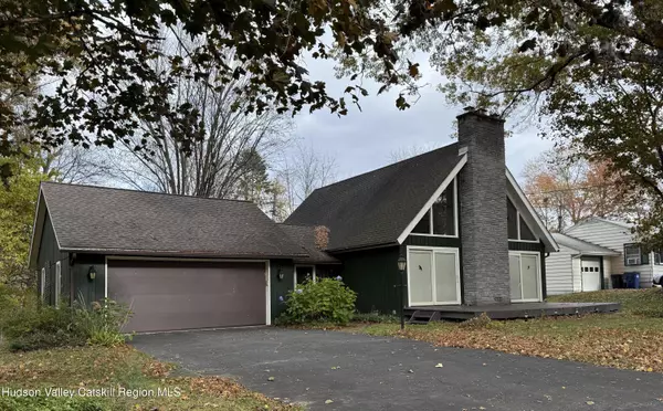21 Cramer RD, Rhinebeck, NY 12572