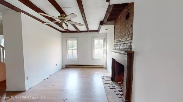 Athens, NY 12015,11 N Montgomery ST