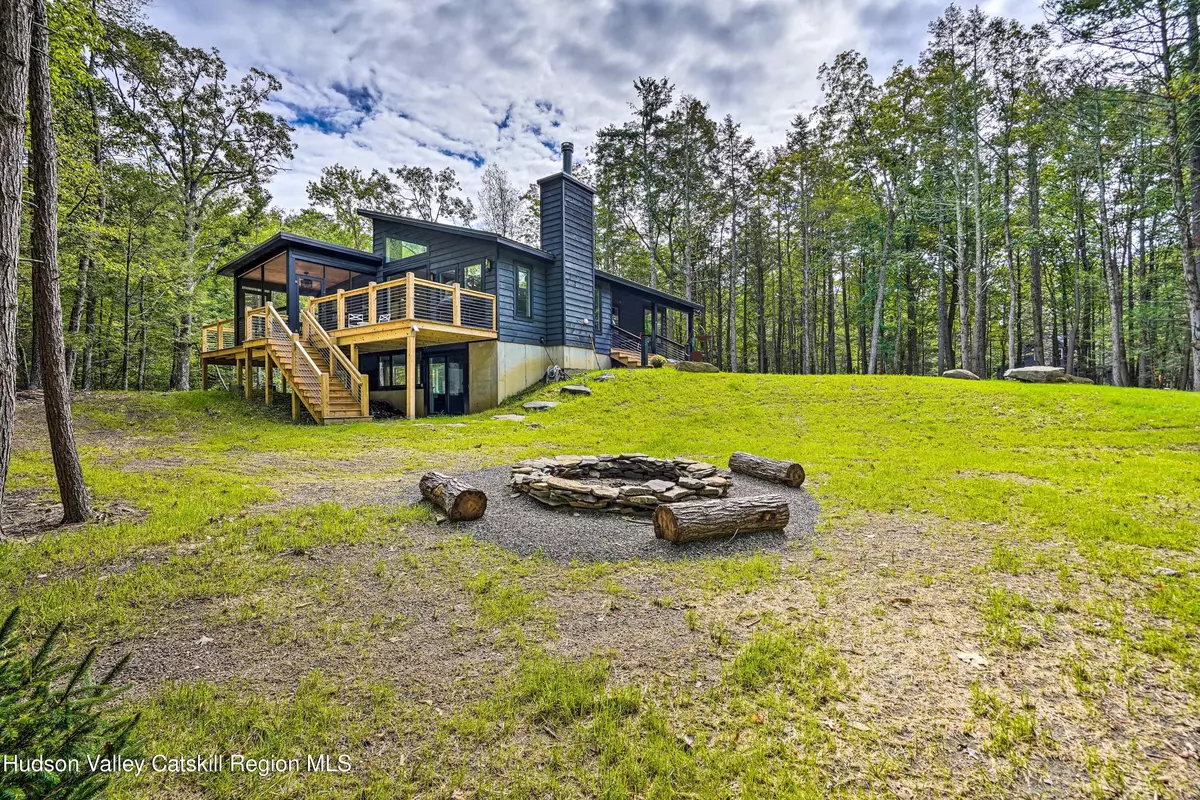 Saugerties, NY 12477,158 Rivka RD