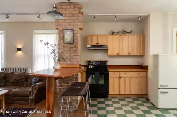 Hudson, NY 12534,541 Washington ST