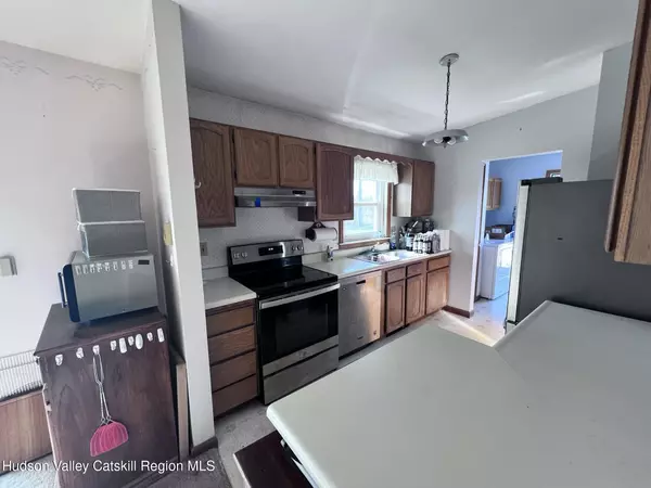 Coxsackie, NY 12051,6 Molly White DR