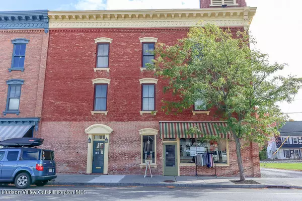 Chatham, NY 12037,1 Main ST #2