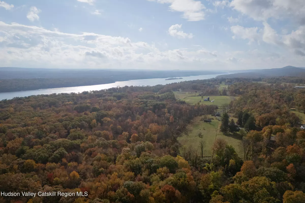 Ulster Park, NY 12487,38 Hudson LN