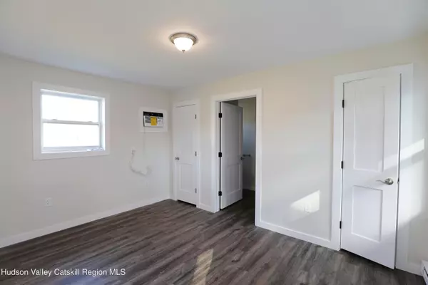 Ravena, NY 12143,14311 Route 9w ##2