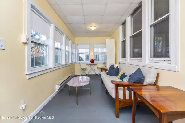 Albany, NY 12208,40 Forest AVE