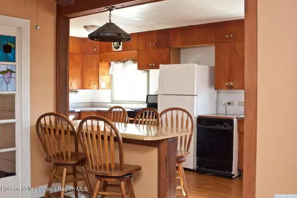 Chatham, NY 12037,7 Harmon Heights RD