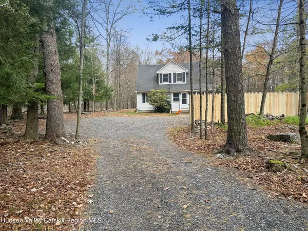 Saugerties, NY 12477,376 Band Camp RD