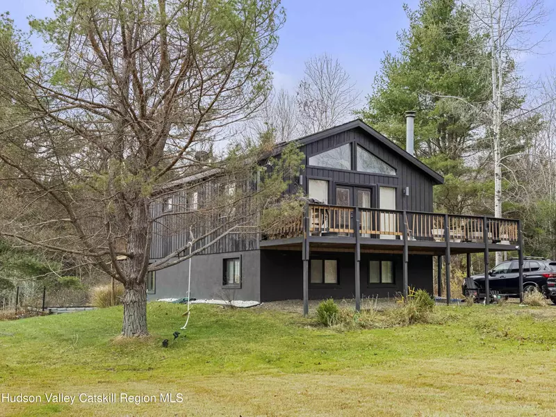 85 Bobillen DR, Jewett, NY 12444