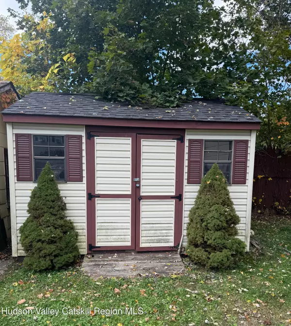 Hudson, NY 12534,8 E Marie ST