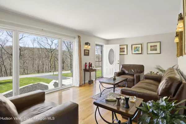 Athens, NY 12015,412 Vosenkill RD