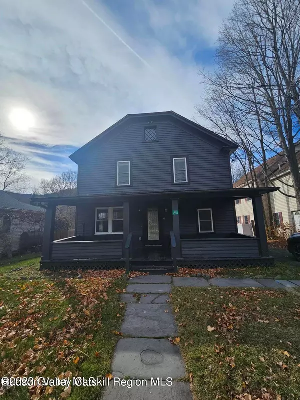 Hunter, NY 12442,7913 Main ST