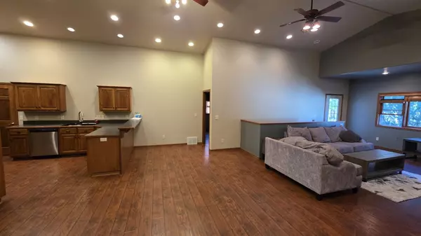 Cody, WY 82414,913 34th St