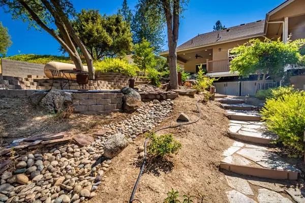 40320 Bollinger Place, Oakhurst, CA 93644