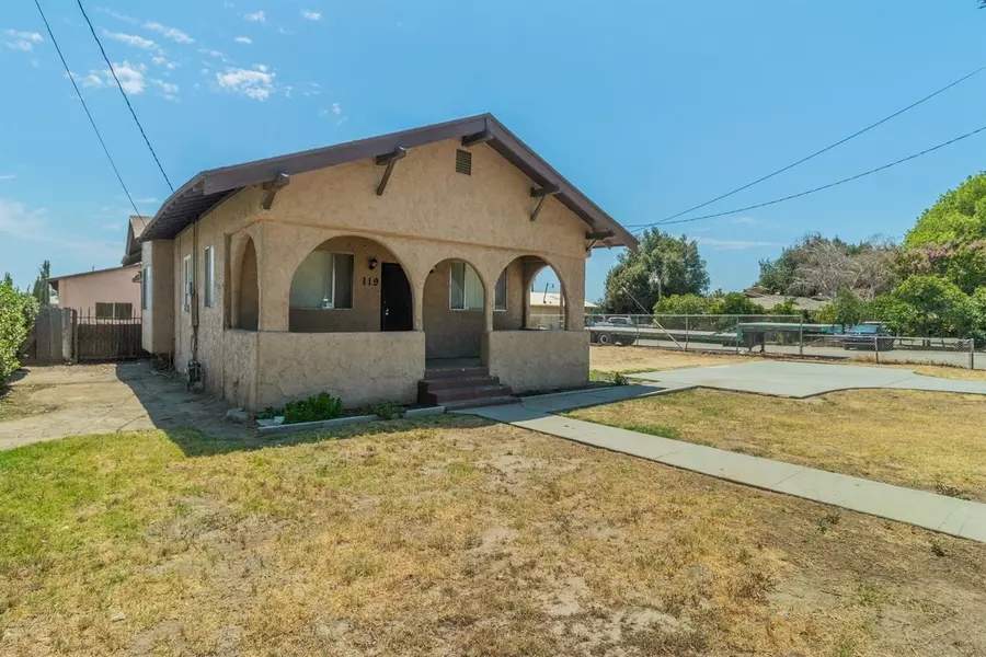 119 W Adams Avenue, Fowler, CA 93625