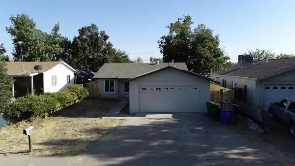 15 E Laurel Avenue, Porterville, CA 93257