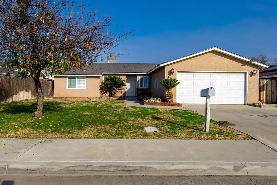 560 Lombardy Lane, Lemoore, CA 93245