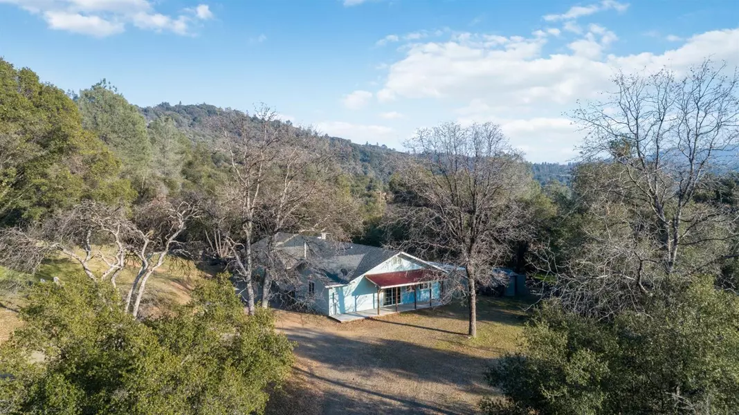 40955 Jean Road, Oakhurst, CA 93644