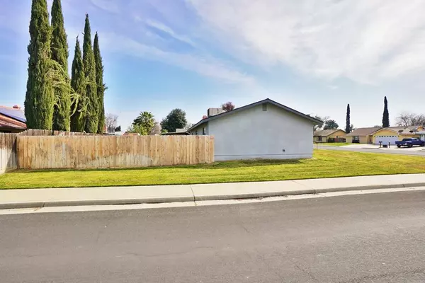 Lemoore, CA 93245,238 Mercedes Lane