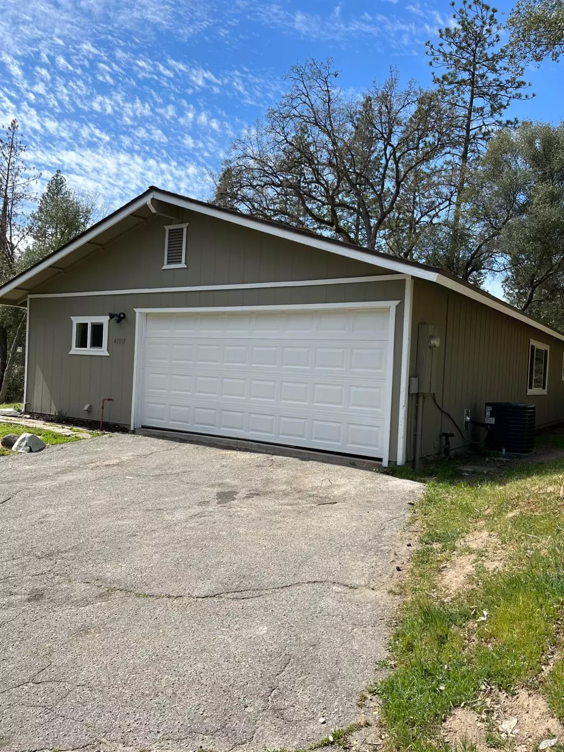 Oakhurst, CA 93644,48097 Acorn Drive