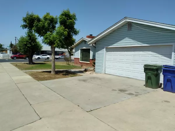 Dinuba, CA 93618,925 E North Way