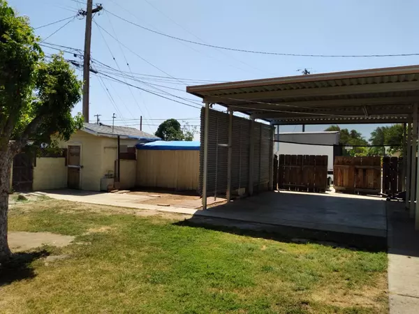 Dinuba, CA 93618,925 E North Way