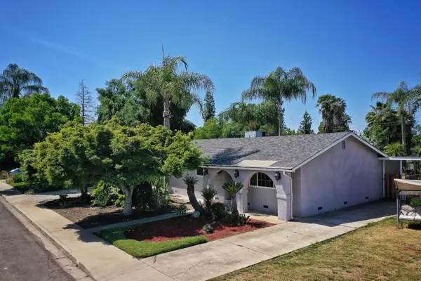 541 E Princeton, Dinuba, CA 93618