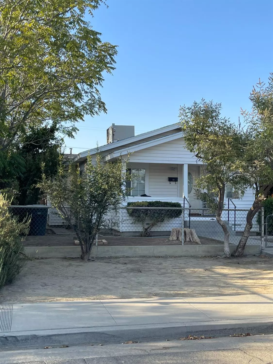 Avenal, CA 93204,217 W Merced