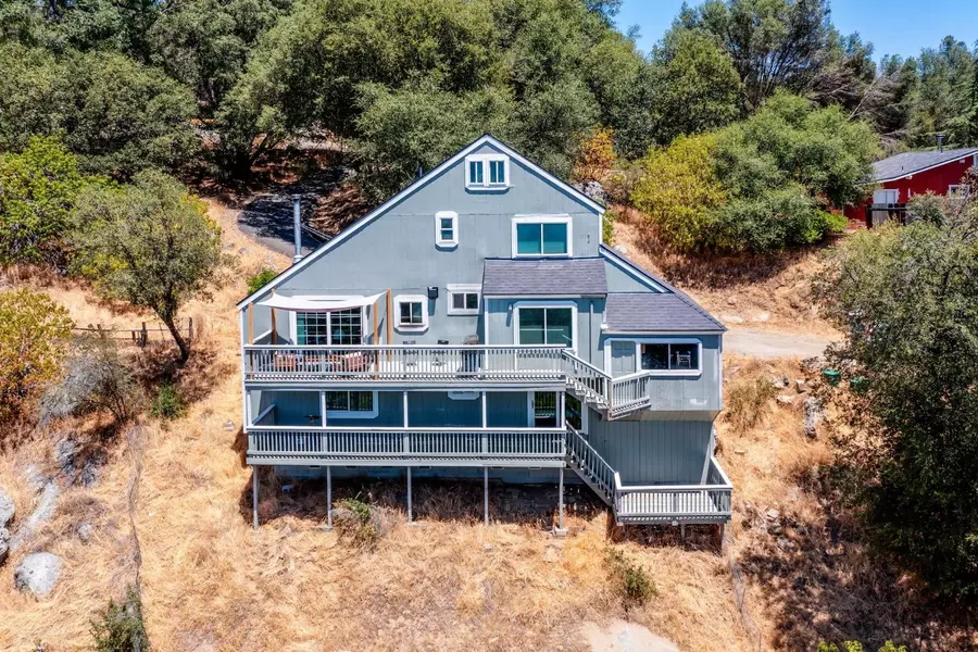 38568 Bon Veu Place, Oakhurst, CA 93644