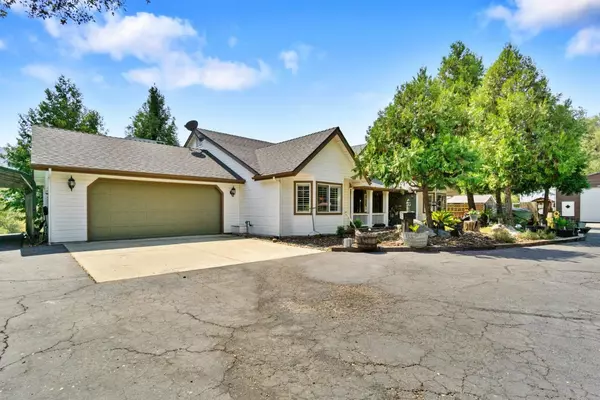 40988 Harmony Lane, Oakhurst, CA 93644