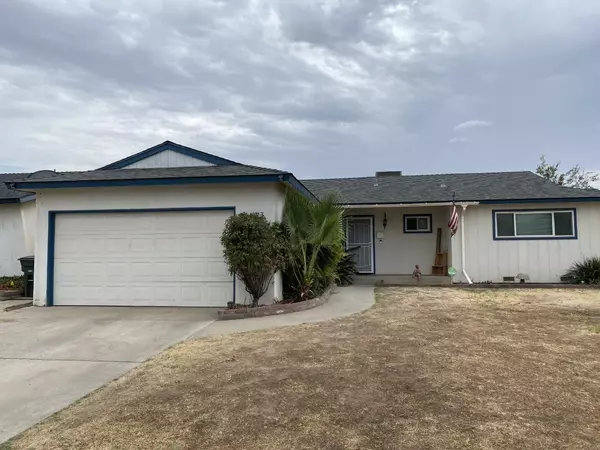 232 W Norwich Avenue, Clovis, CA 93612