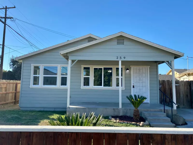 259 E Fresno Street, Dinuba, CA 93618