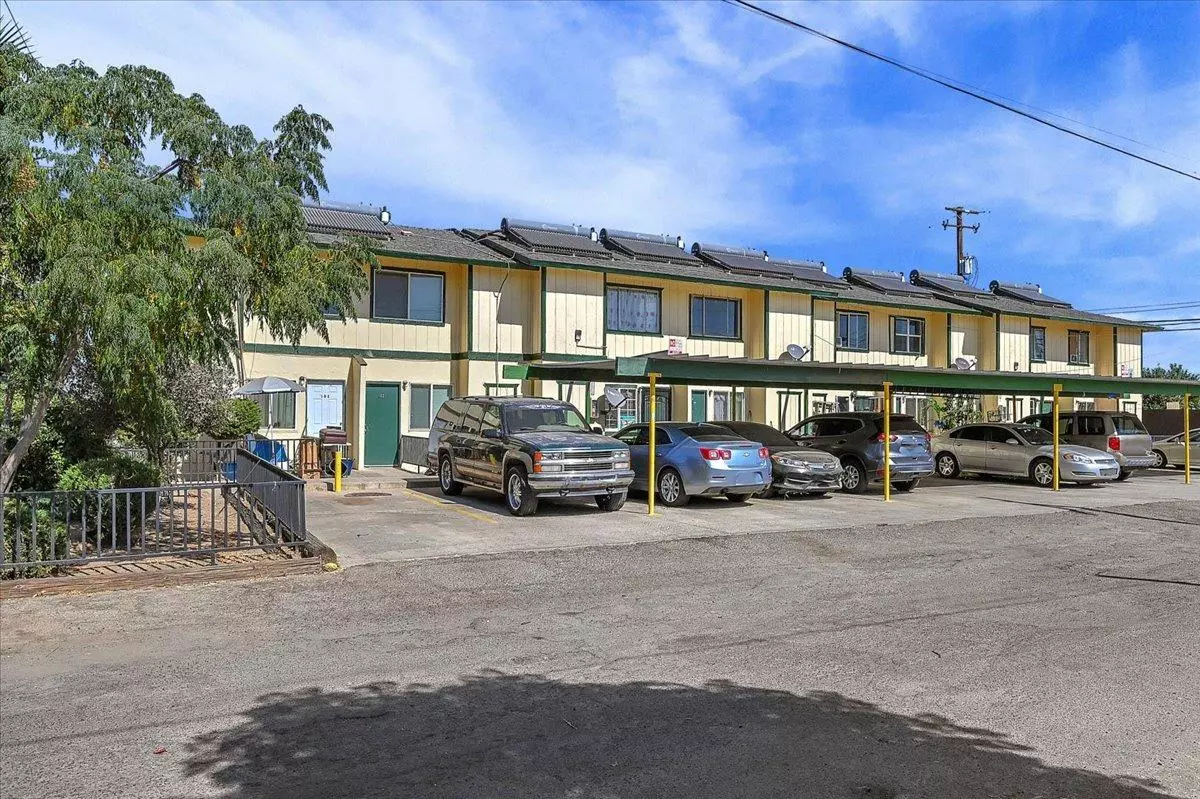 Orange Cove, CA 93646,530 8Th Street Unit 1-16