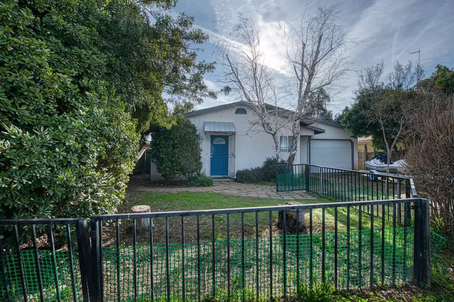 17166 N Waldby Avenue, Friant, CA 93626