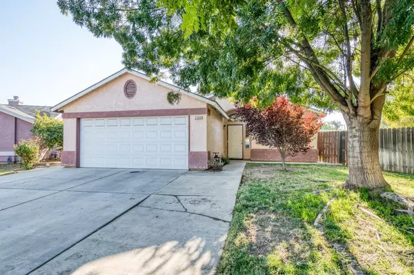 2366 S Sylmar Avenue, Fresno, CA 93725