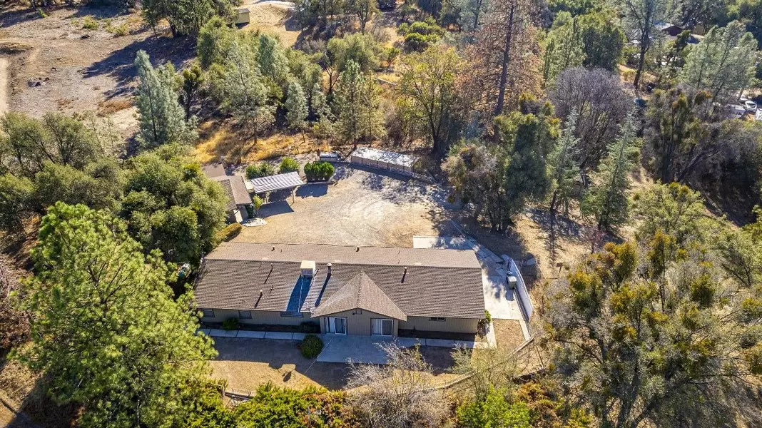 50092 Road 426, Oakhurst, CA 93644