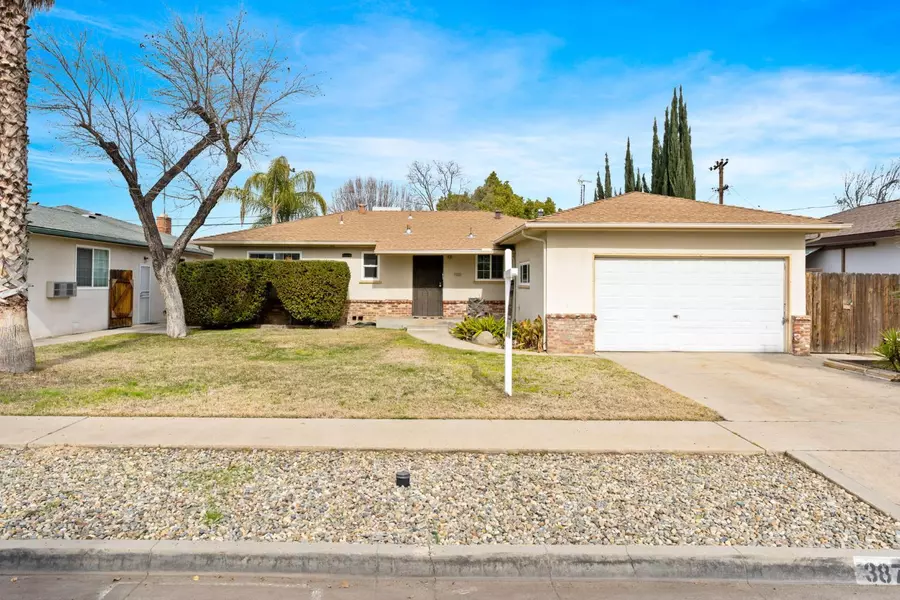 3879 E Sussex Way, Fresno, CA 93726