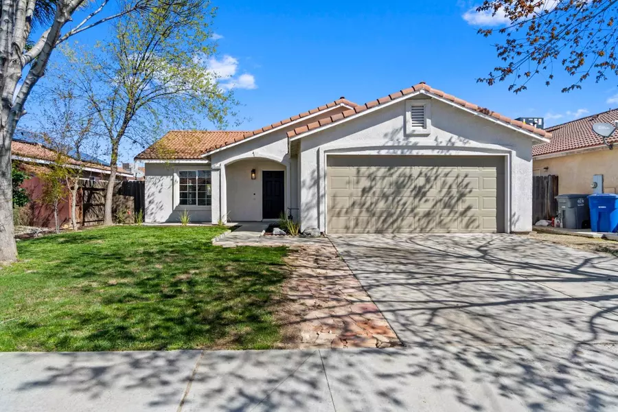 13460 Larkspur Way, Armona, CA 93202