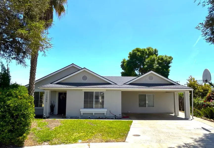 1309 Plum Street, Selma, CA 93662