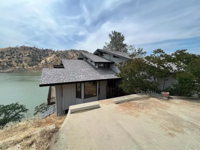 28359 Sky Harbour Drive, Friant, CA 93626