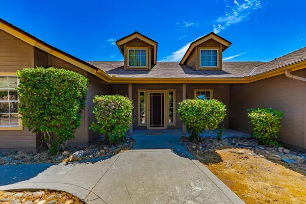 28799 Sequoia Court, Coarsegold, CA 93614